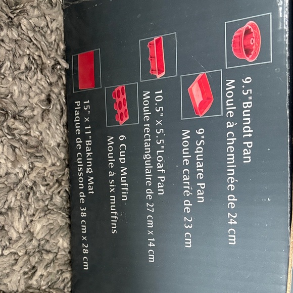 Red Silicone Bakeware Set - Picture 3 of 3